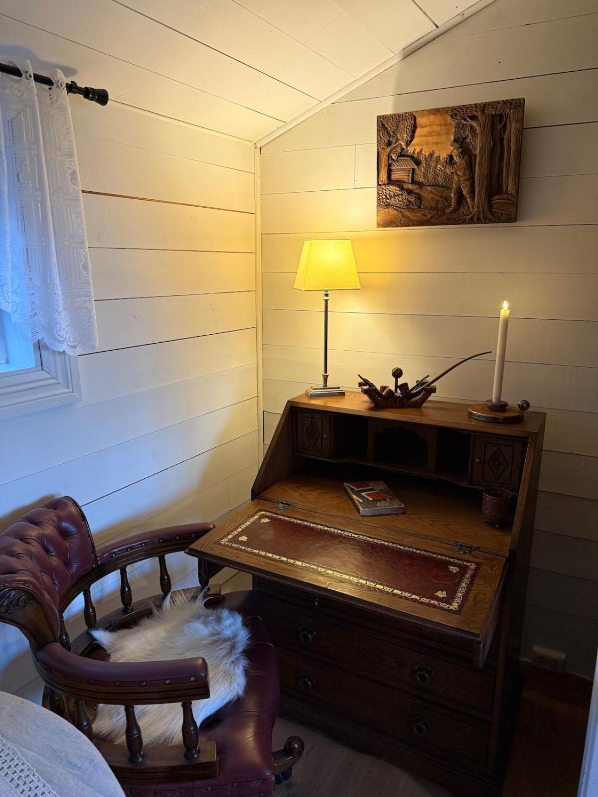 Unique 200-year Old Tiny House In Old Town Stavanger