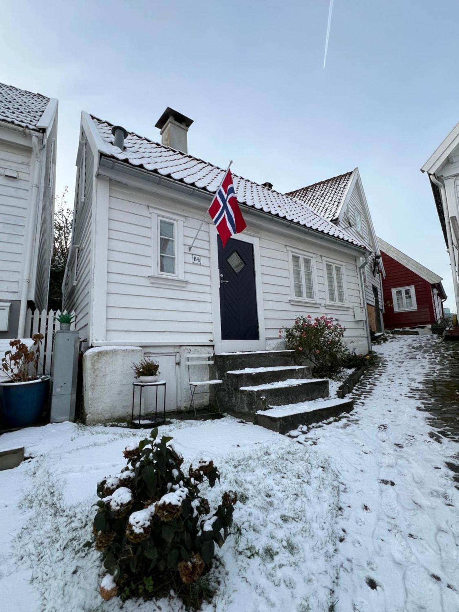 Unique 200-year Old Tiny House In Old Town Holiday home